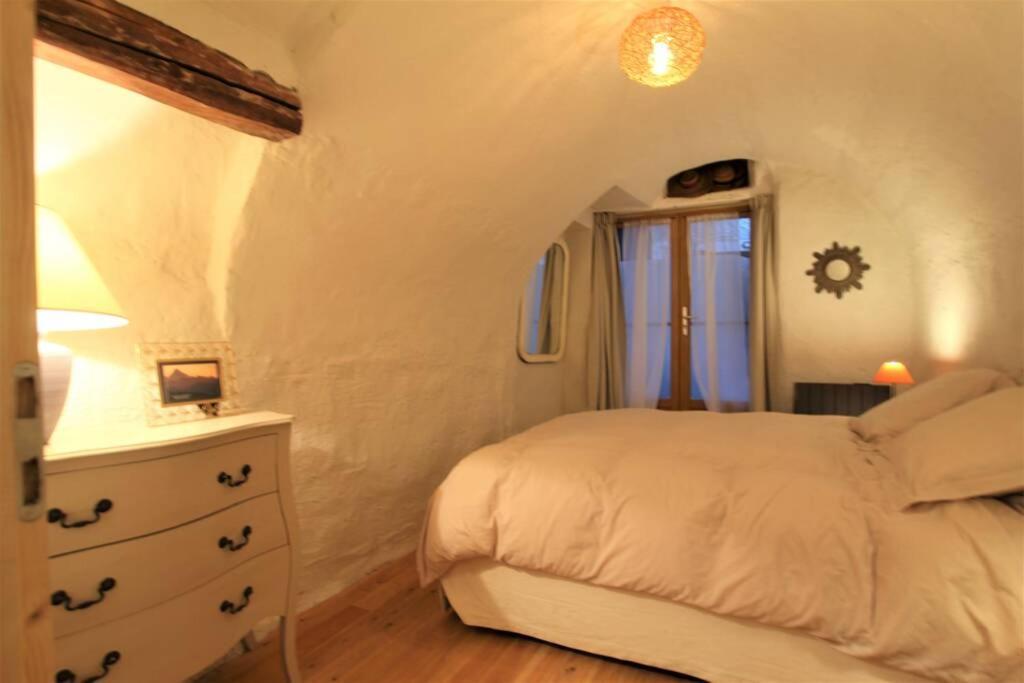La Maison Laugier Charme, Confort, Authenticite Saint-Etienne-de-Tinee Bagian luar foto